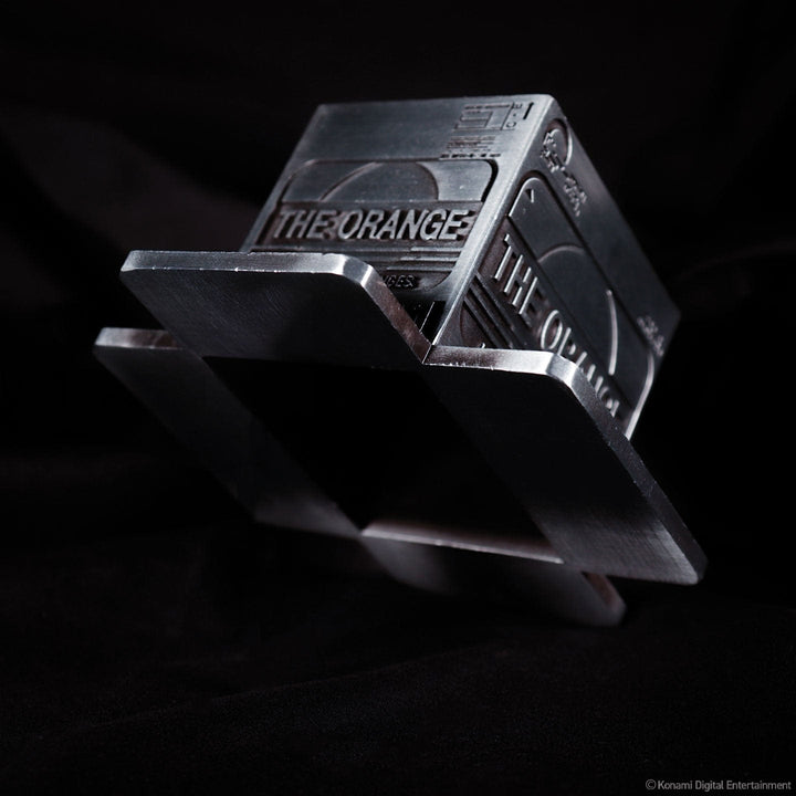 Metal Gear Solid 2 Replica Cardboard Box